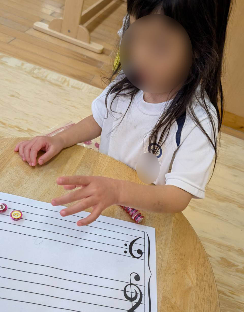 楽しく学ぶ音符の世界！親や講師と一緒に育む『自分で考える力』
